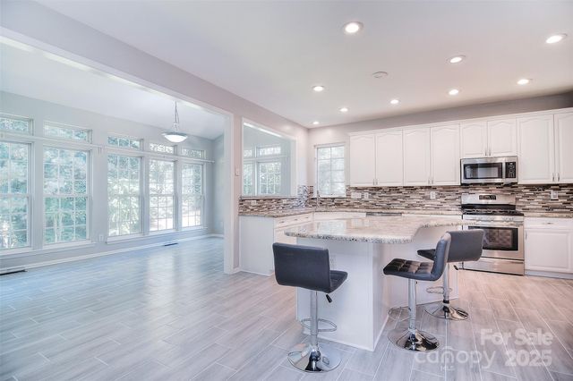15964 Cumnor Lane, Charlotte, NC 28277