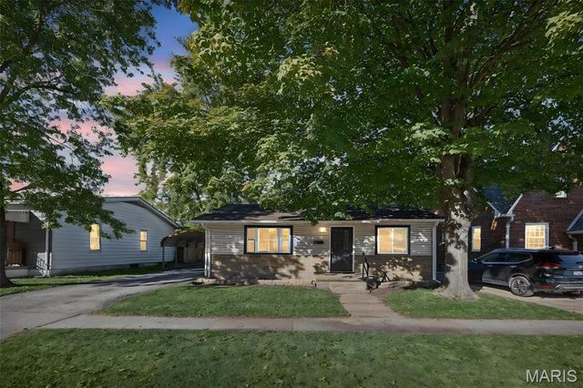 615 Broadway, East Alton, IL 62024
