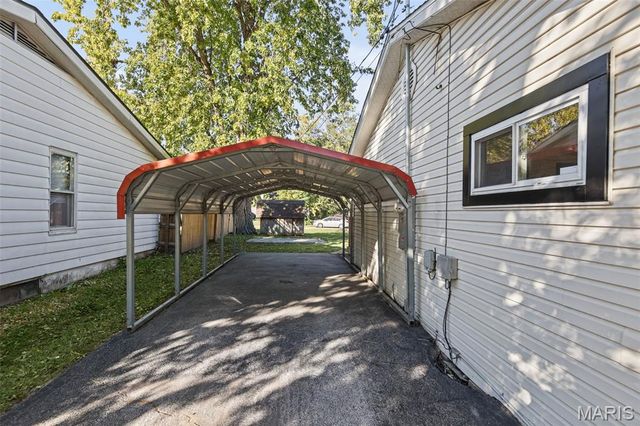 615 Broadway, East Alton, IL 62024