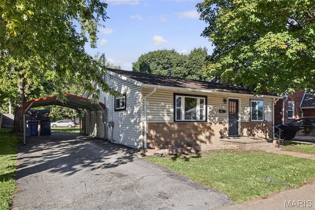 615 Broadway, East Alton, IL 62024