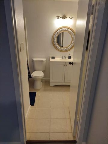 10855 Meadowglen Lane 1108, Houston, TX 77042