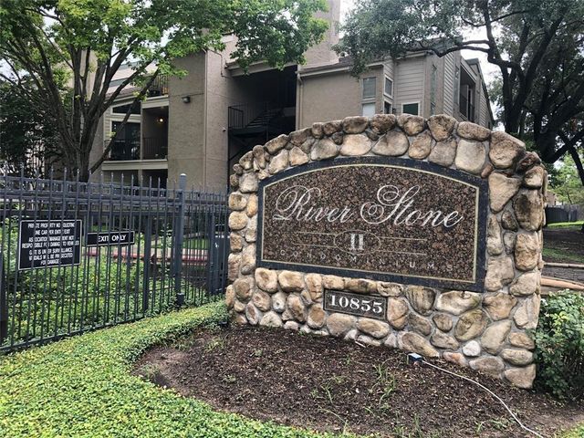 10855 Meadowglen Lane 1108, Houston, TX 77042