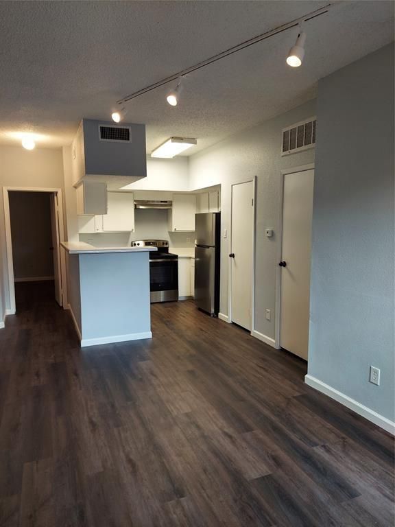 10855 Meadowglen Lane 1108, Houston, TX 77042