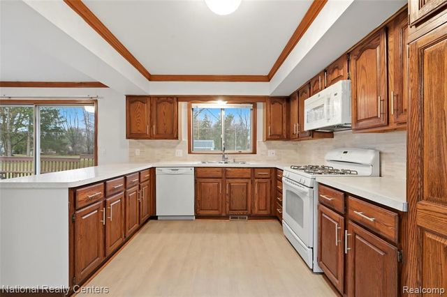 37625 Ryan Road, Sterling Heights, MI 48310