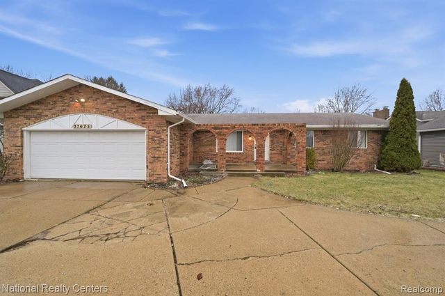 37625 Ryan Road, Sterling Heights, MI 48310