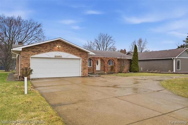 37625 Ryan Road, Sterling Heights, MI 48310