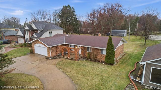 37625 Ryan Road, Sterling Heights, MI 48310