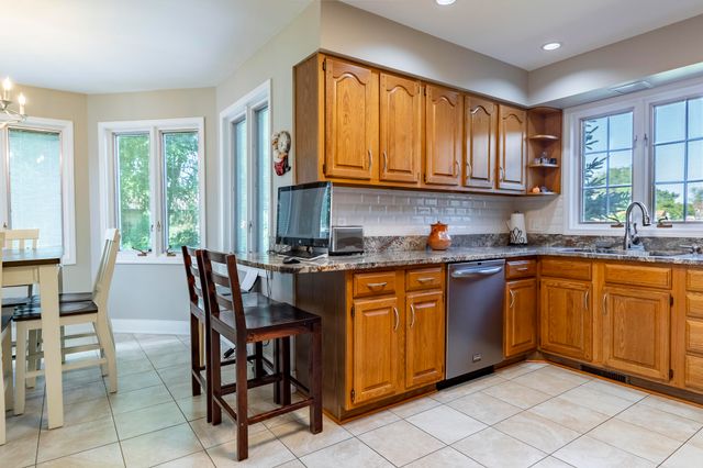 9832 Twin Creek Boulevard, Munster, IN 46321