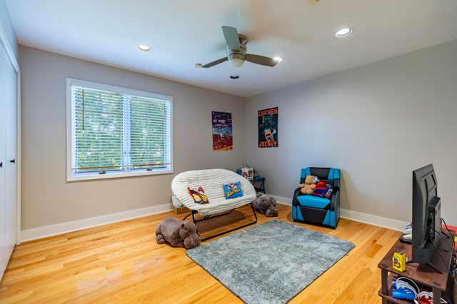 9832 Twin Creek Boulevard, Munster, IN 46321