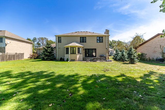 9832 Twin Creek Boulevard, Munster, IN 46321