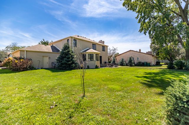 9832 Twin Creek Boulevard, Munster, IN 46321
