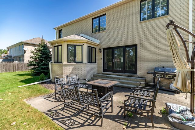 9832 Twin Creek Boulevard, Munster, IN 46321