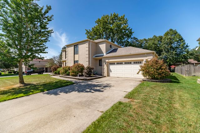 9832 Twin Creek Boulevard, Munster, IN 46321