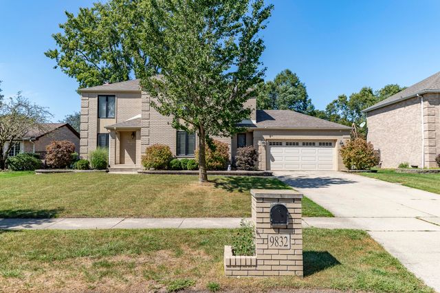 9832 Twin Creek Boulevard, Munster, IN 46321