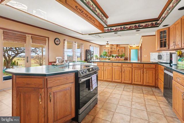 1106 EASY RD, Carlisle, PA 17015