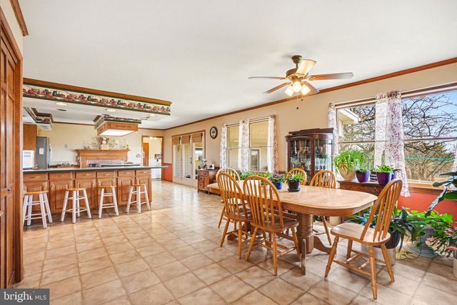 1106 EASY RD, Carlisle, PA 17015