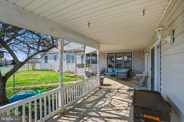 1106 EASY RD, Carlisle, PA 17015
