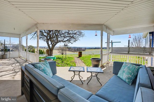 1106 EASY RD, Carlisle, PA 17015