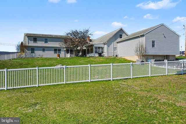 1106 EASY RD, Carlisle, PA 17015
