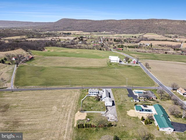 1106 EASY RD, Carlisle, PA 17015