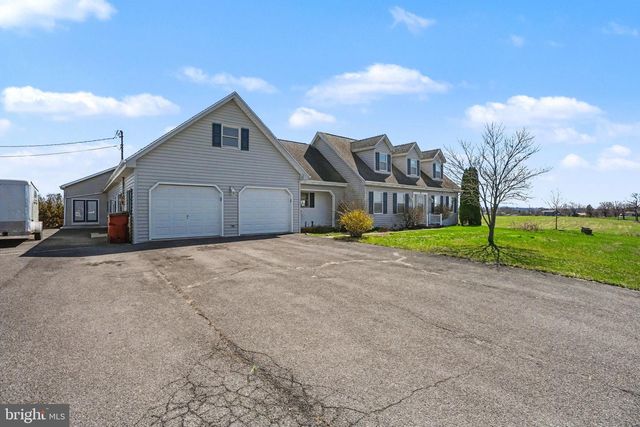1106 EASY RD, Carlisle, PA 17015