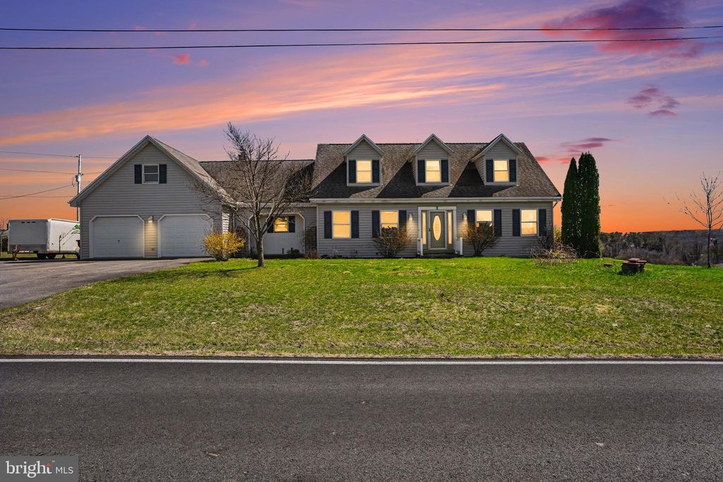 1106 EASY RD, Carlisle, PA 17015