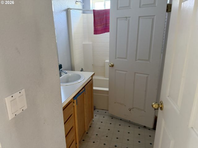 36451 S SAWTELL Rd, Molalla, OR 97038