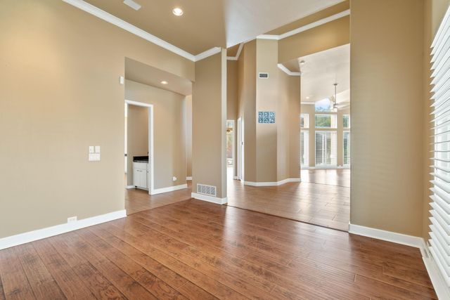 6020 Parksedge Lane, Dallas, TX 75252