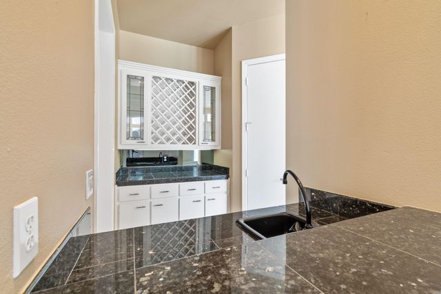 6020 Parksedge Lane, Dallas, TX 75252