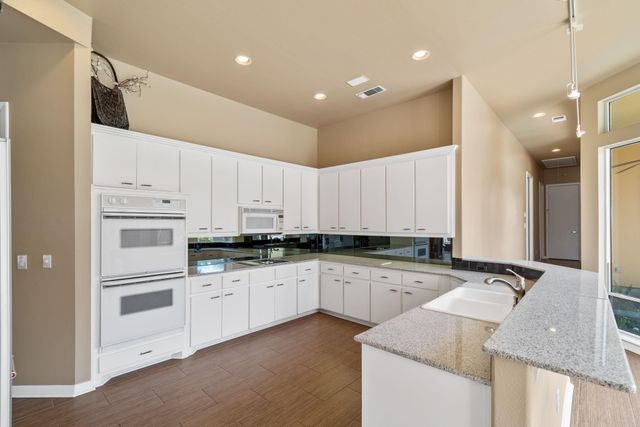 6020 Parksedge Lane, Dallas, TX 75252