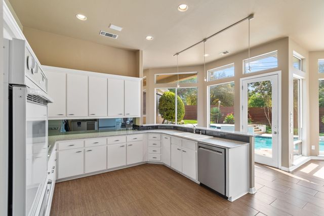 6020 Parksedge Lane, Dallas, TX 75252