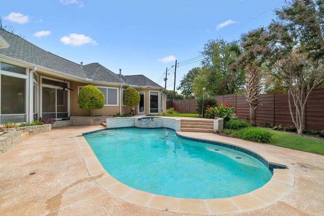 6020 Parksedge Lane, Dallas, TX 75252