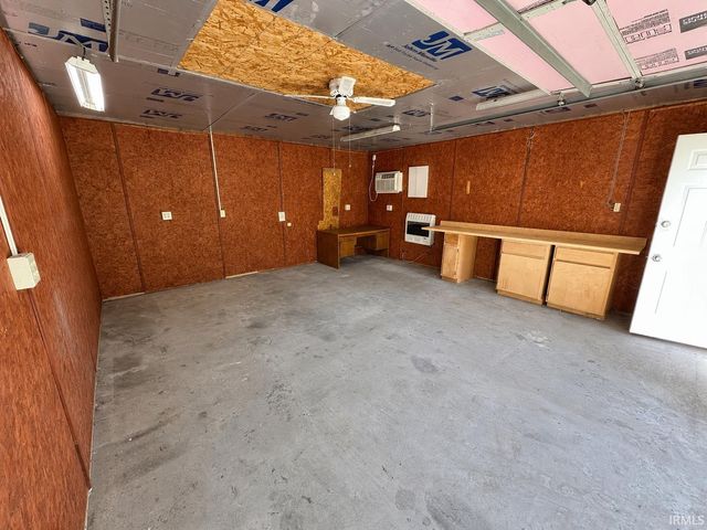 3718 Lincolnway East, Mishawaka, IN 46544