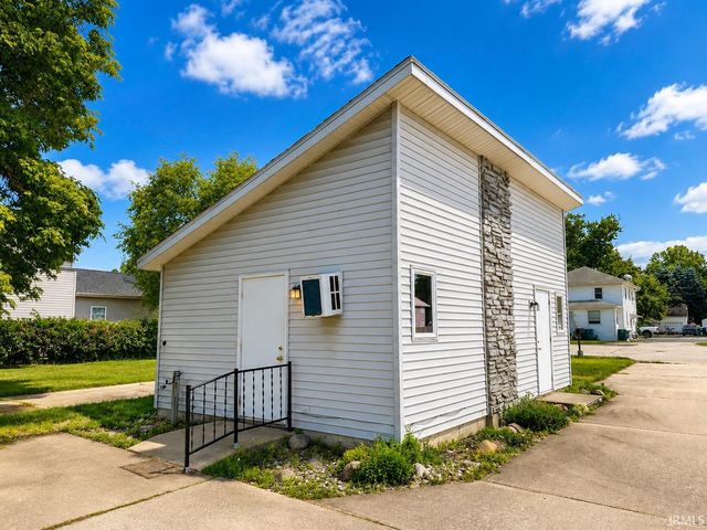 3718 Lincolnway East, Mishawaka, IN 46544