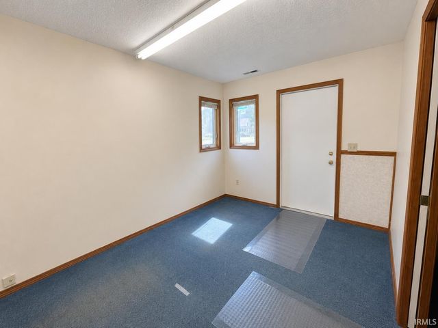 3718 Lincolnway East, Mishawaka, IN 46544