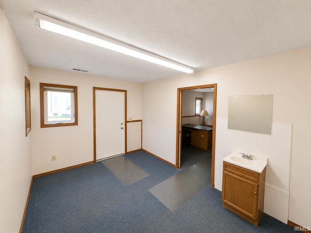 3718 Lincolnway East, Mishawaka, IN 46544