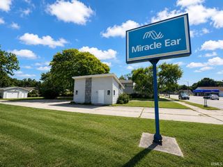 3718 Lincolnway East, Mishawaka, IN 46544