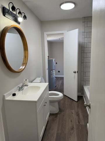 1021 Preston Dr, Burns, TN 37029