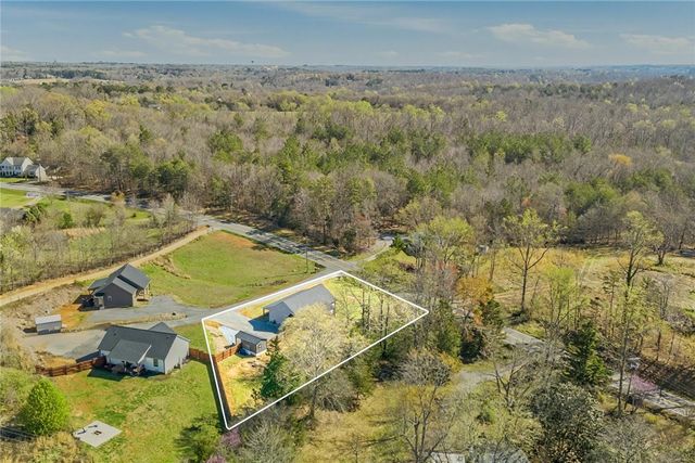 745 Dave Nix Road, Seneca, SC 29678