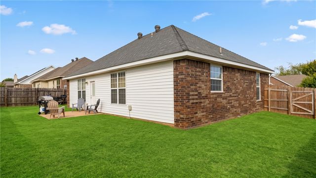 671 Reisling Street, Centerton, AR 72719