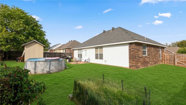 671 Reisling Street, Centerton, AR 72719