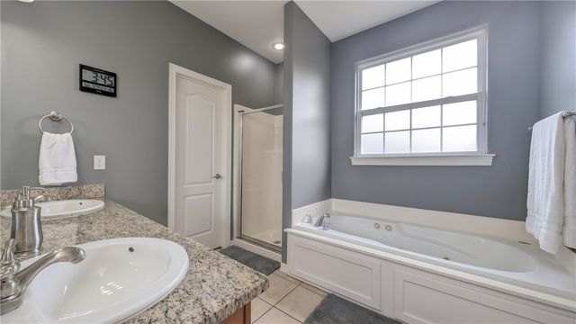 671 Reisling Street, Centerton, AR 72719