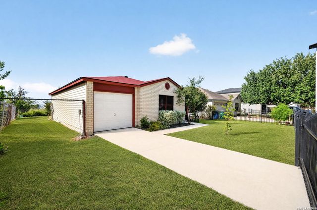 5718 SUN CANYON DR, San Antonio, TX 78244