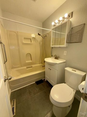 2724 7th Ave, Pueblo, CO 81003