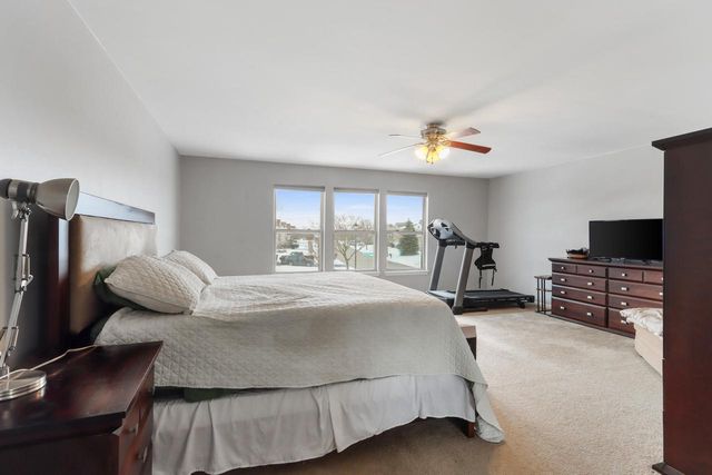 920 N Hearthstone STREET, Elkhorn, WI 53121