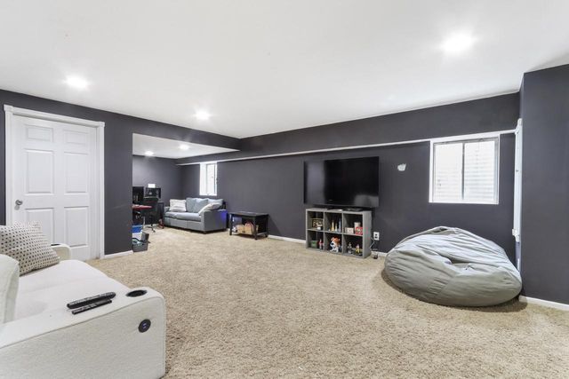 920 N Hearthstone STREET, Elkhorn, WI 53121