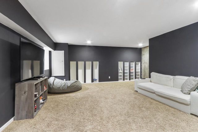 920 N Hearthstone STREET, Elkhorn, WI 53121