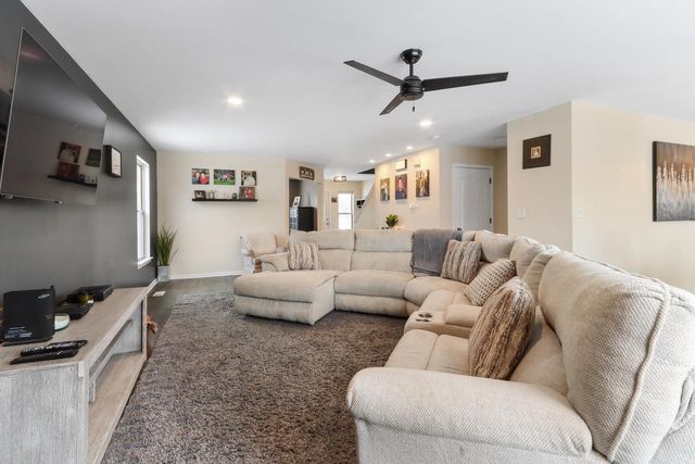 920 N Hearthstone STREET, Elkhorn, WI 53121