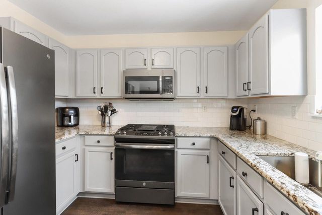 920 N Hearthstone STREET, Elkhorn, WI 53121