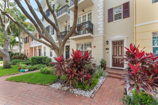 1035 W Heritage Club Circle, Delray Beach, FL 33483